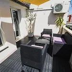 Downtown Park With Balcony Apartment *