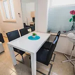 Apartment Downtown Park With Balcony Vodice