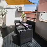 Apartment Downtown Park With Balcony