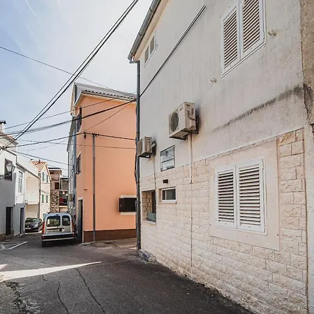 Downtown Park With Balcony 보디체