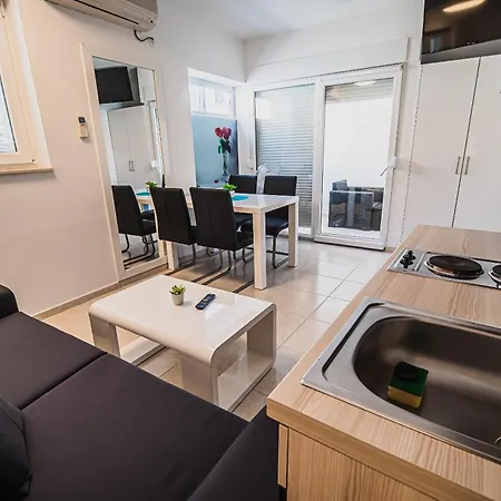 Downtown Park With Balcony Apartment Vodice