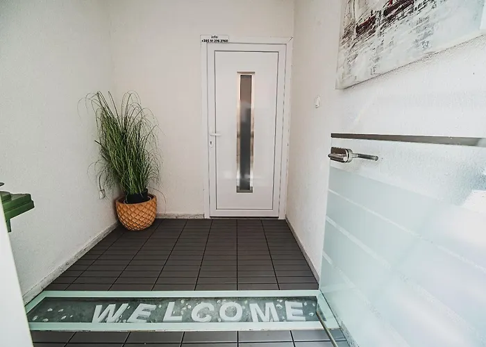 Downtown Park With Balcony Daire