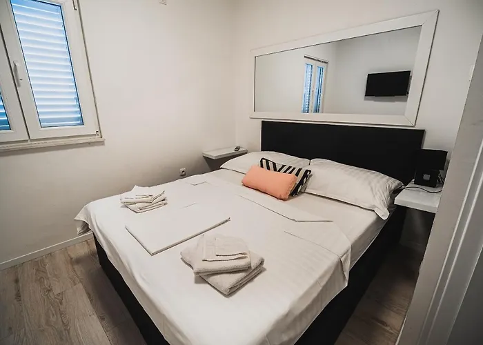 Downtown Park With Balcony Daire